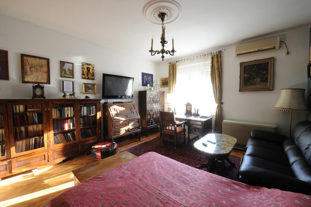 99 Muses Apartments Dordegol Экстерьер фото